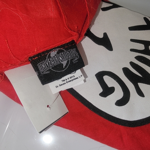 NWT Cat In The Hat Thing 1 Islands of Adventure Dog Bandana - Picture 3 of 4